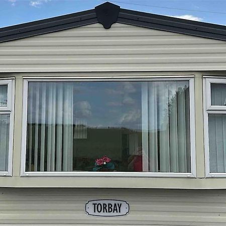 4-Bedroom Cosalt Caravan In Uddingston, Glasgow מראה חיצוני תמונה
