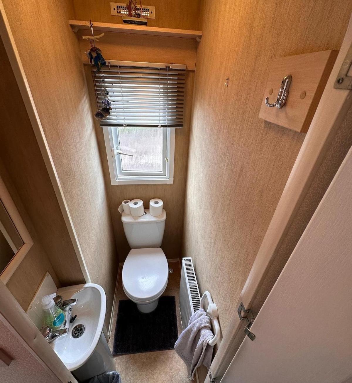 4-Bedroom Cosalt Caravan In Uddingston, Glasgow מראה חיצוני תמונה