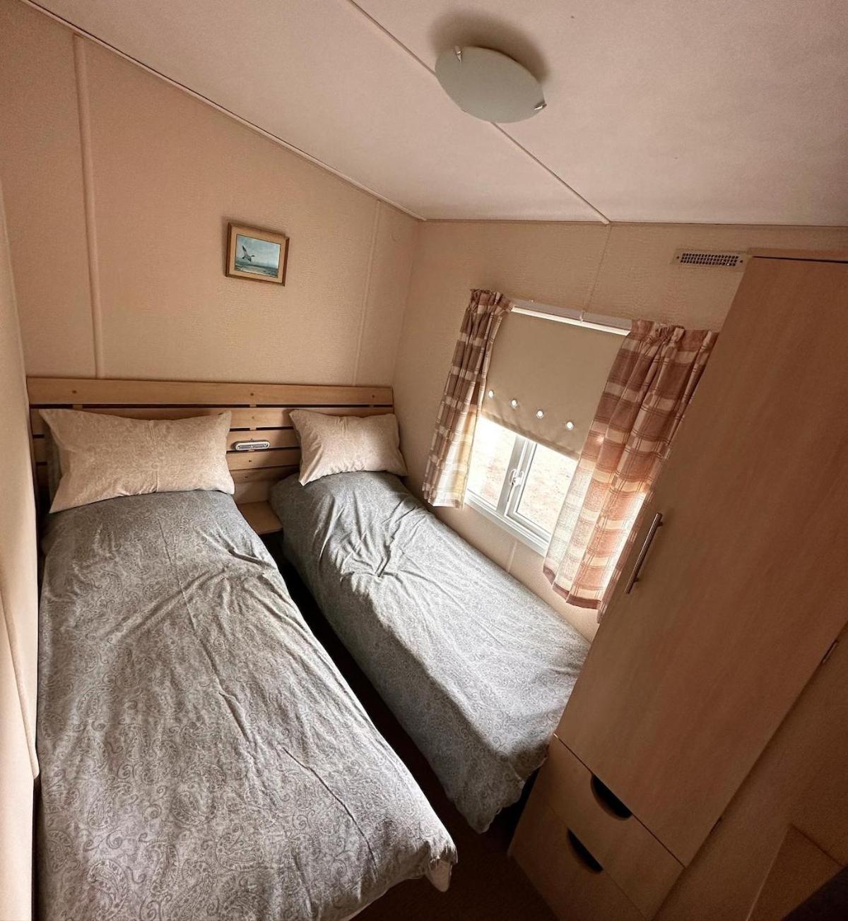 4-Bedroom Cosalt Caravan In Uddingston, Glasgow מראה חיצוני תמונה