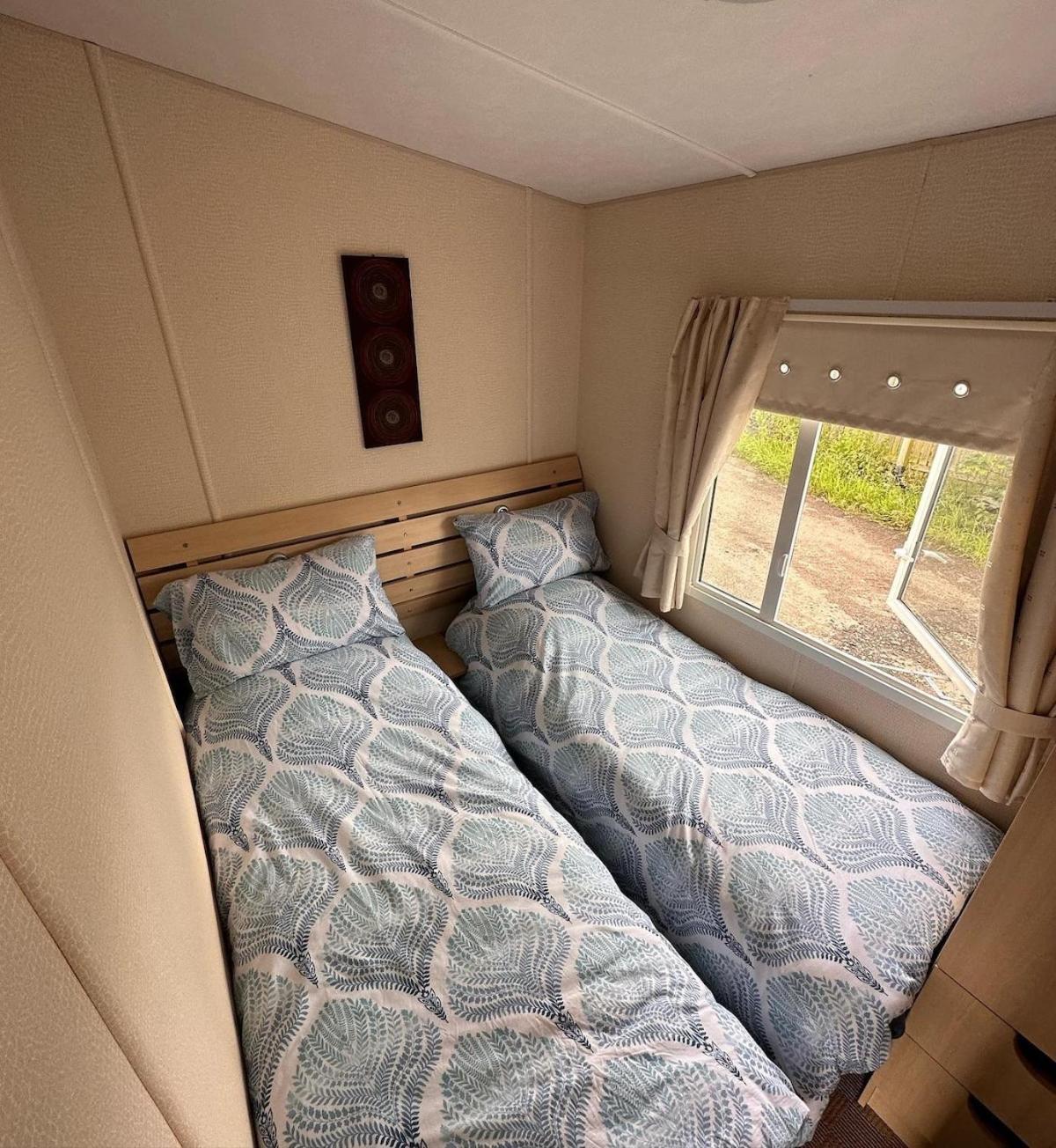 4-Bedroom Cosalt Caravan In Uddingston, Glasgow מראה חיצוני תמונה